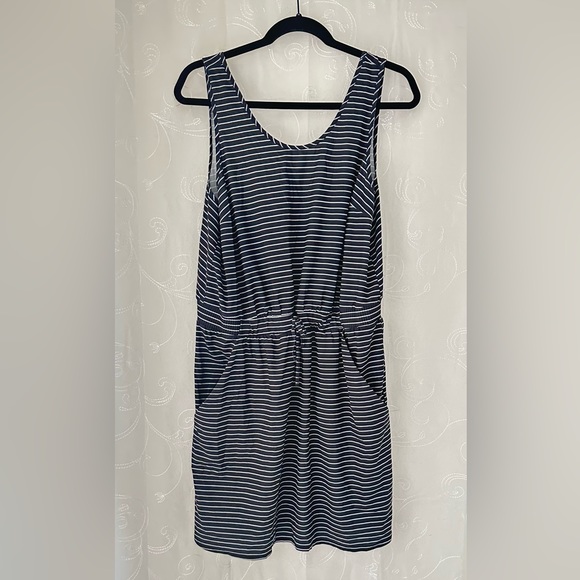 ✨Women's All-In-Motion Athletic Dress. Still in good/fair condition.✨ - Picture 6 of 6